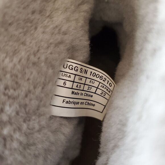 UGG Classic Mini II Boot Womens Size US 6 Hibiscus White - Picture 7 of 8